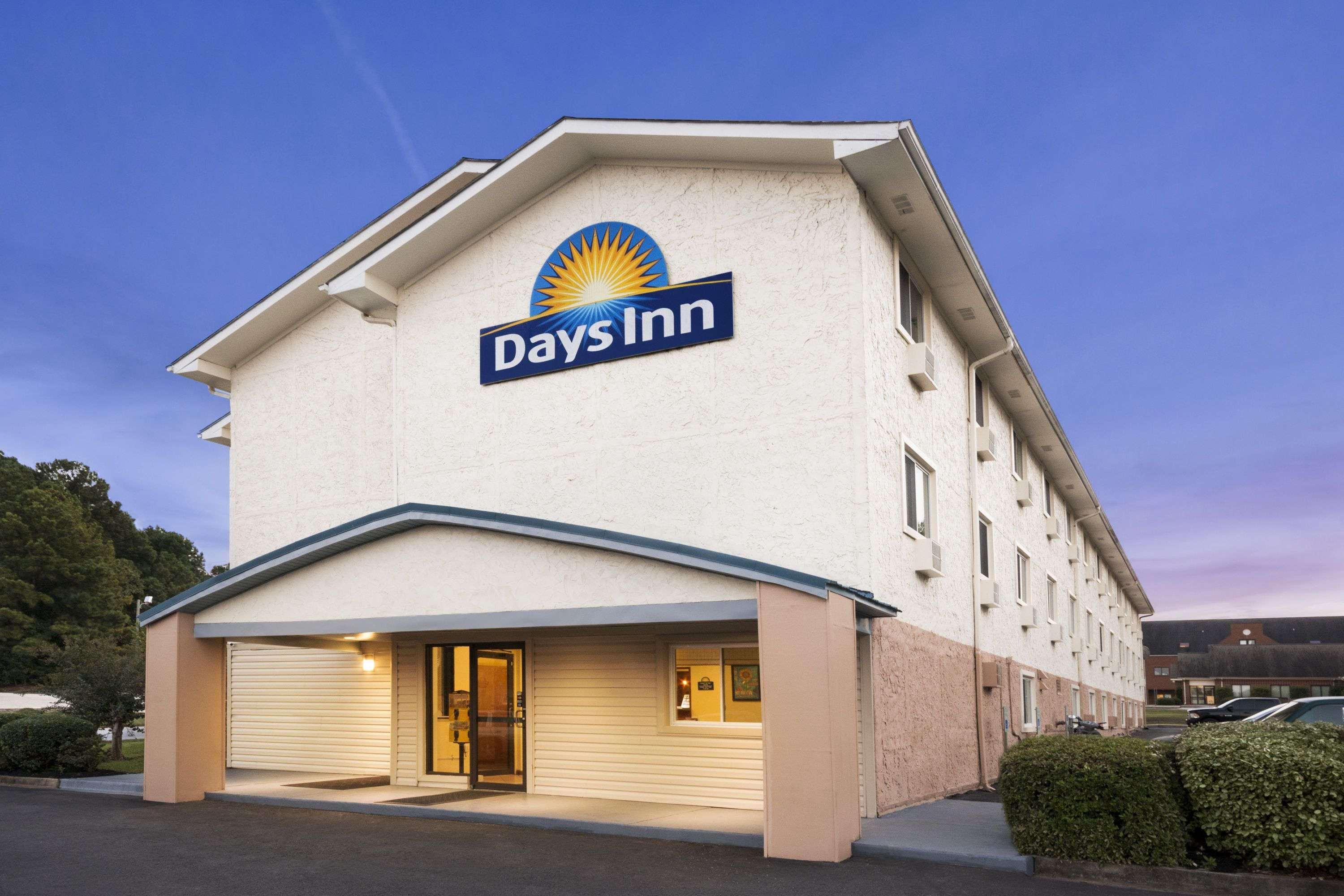 Days Inn By Wyndham Greenwood Sc Exterior photo
